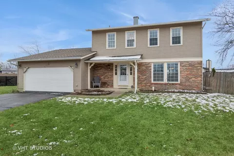 2515 Lincolnwood Ct, Aurora, IL 60504
