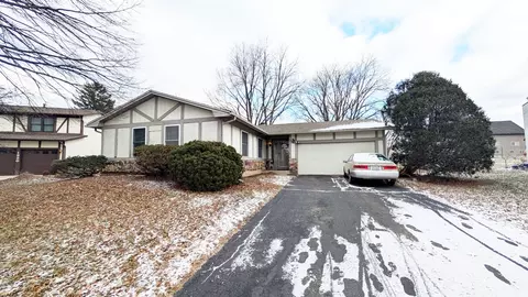 1340 Vaughn Ct, Aurora, IL 60504