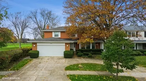 4660 Elm Ter, Skokie, IL 60076