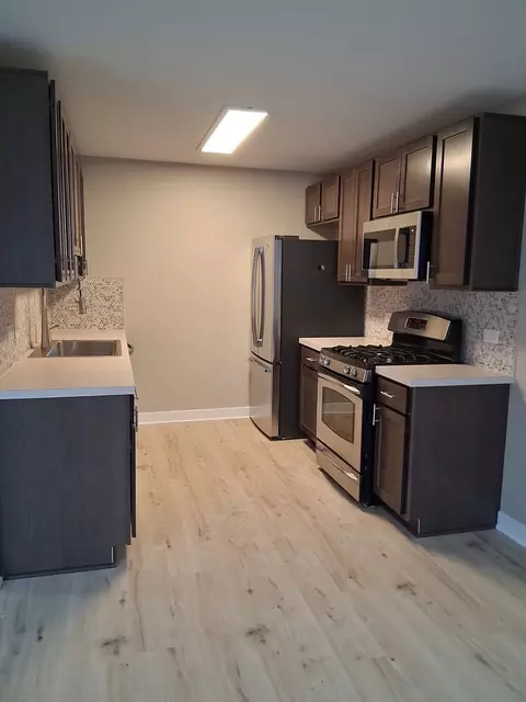 Kitchen - 673 Thorntree Ct #D-2, Bartlett, IL 60103 photo 1 of 2