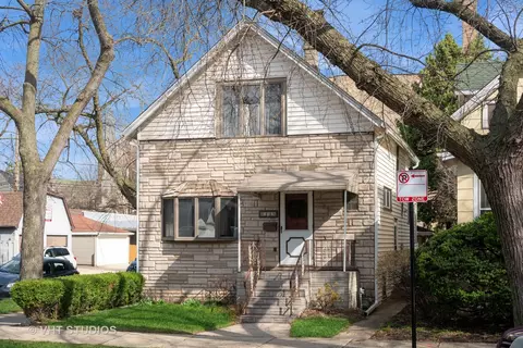 4148 W Eddy St, Chicago, IL 60641