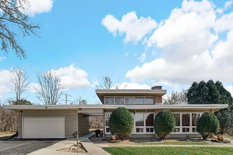 77 Graymoor Ln, Olympia Fields, IL 60461