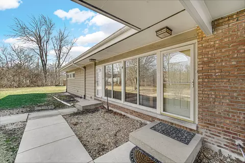 77 Graymoor Ln, Olympia Fields, IL 60461 photo 4