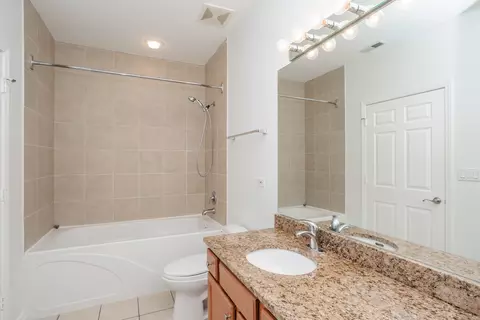 Bath - 1418 S Halsted St #1A, Chicago, IL 60607 photo 1 of 4