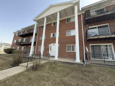 9401 Melvina Ave #A8, Oak Lawn, IL 60453