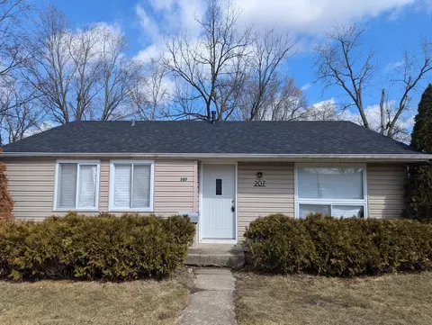 207 Barbara Ln, Steger, IL 60475