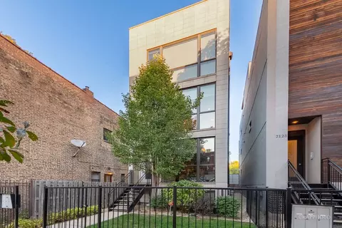 2125 N Mozart St #2, Chicago, IL 60647