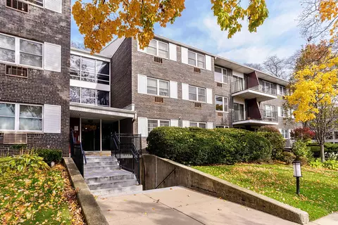 8700 Skokie Blvd #3N, Skokie, IL 60077