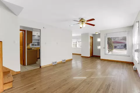 70 E 87th St, Chicago, IL 60619 photo 4