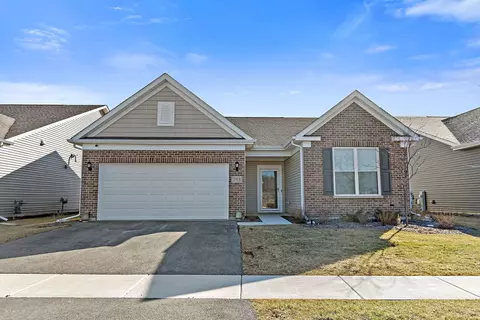 793 Spring Dr, Lindenhurst, IL 60046