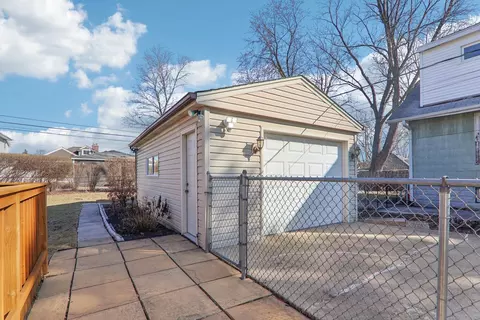 1014 Walter Ave, Des Plaines, IL 60016 photo 24