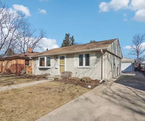 1014 Walter Ave, Des Plaines, IL 60016 photo 2