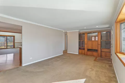 1014 Walter Ave, Des Plaines, IL 60016 photo 9