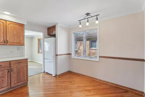 1014 Walter Ave, Des Plaines, IL 60016 photo 12