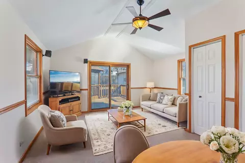 1014 Walter Ave, Des Plaines, IL 60016 photo 4