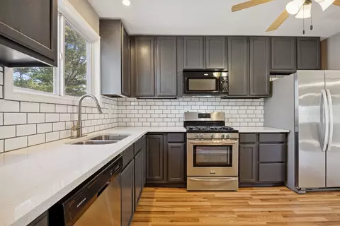 Kitchen - 4906 Roberts Rd, Mchenry, IL 60051 photo 2 of 2