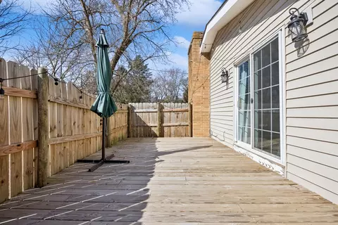Exterior - 4906 Roberts Rd, Mchenry, IL 60051 photo 3 of 5