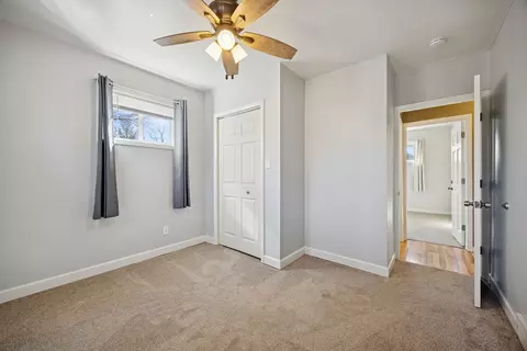 Bedroom - 4906 Roberts Rd, Mchenry, IL 60051 photo 4 of 5