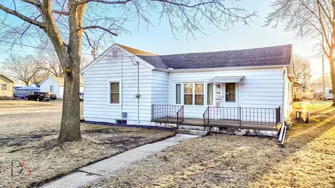 1028 Pine St, Ottawa, IL 61350