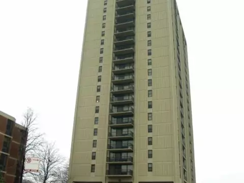 2901 S Michigan Ave #1801, Chicago, IL 60616