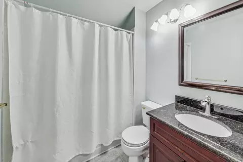 Bath - 1350 Longacre Ln #1350, Wheeling, IL 60090 photo 3 of 3