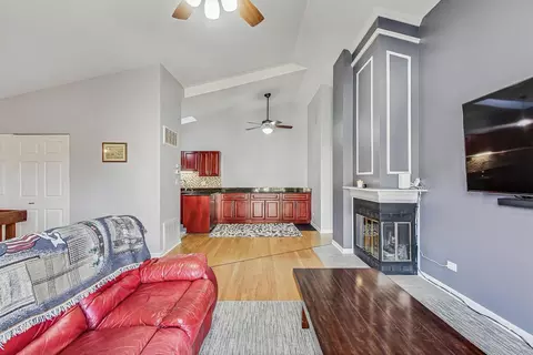 Other - 1350 Longacre Ln #1350, Wheeling, IL 60090 photo 4 of 8