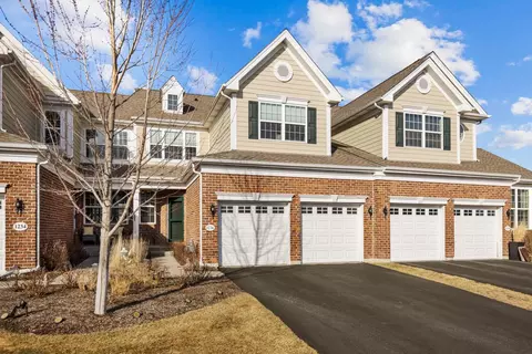1236 Falcon Ridge Dr, Elgin, IL 60124 photo 2