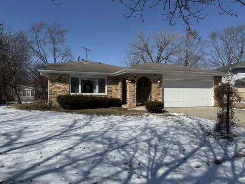 22900 Bruce Dr, Richton Park, IL 60471
