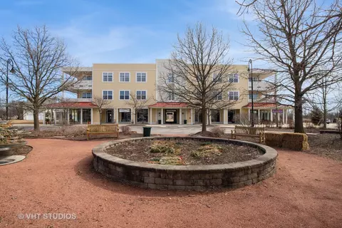 970 Harris Rd #32, Grayslake, IL 60030