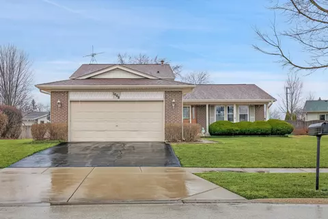 1668 Carolina Dr, Elk Grove Village, IL 60007