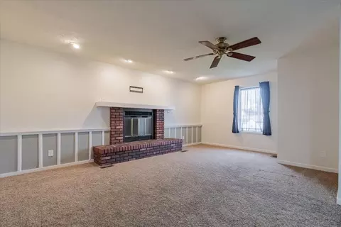 409 E Cemetery St, Chenoa, IL 61726 photo 11