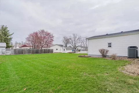 409 E Cemetery St, Chenoa, IL 61726 photo 33