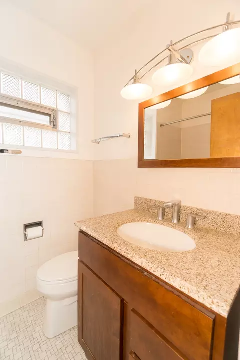 470 E Vallette St, Elmhurst, IL 60126 photo 8