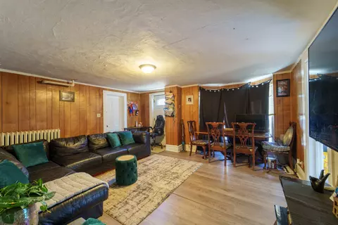 Living - 167 Cherry St, Elgin, IL 60120 photo 4 of 5