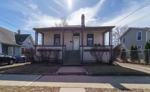 167 Cherry St, Elgin, IL 60120