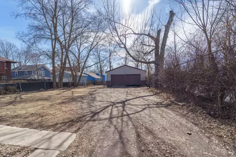 Exterior - 167 Cherry St, Elgin, IL 60120 photo 3 of 4