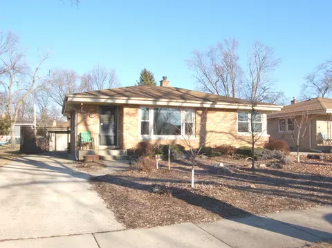903 S Prospect Ave, Elmhurst, IL 60126
