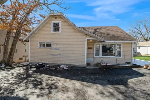 28529 W Treetop Rd, Ingleside, IL 60041