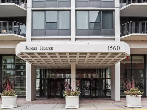 1560 N Sandburg Ter #3606J, Chicago, IL 60610