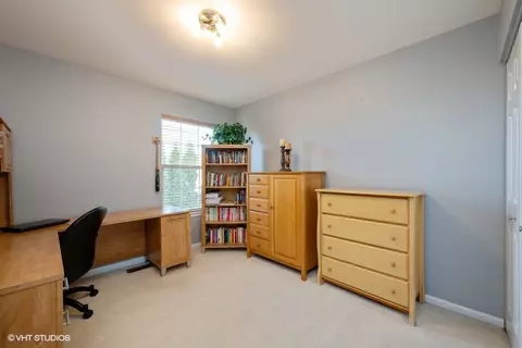 Bedroom - 232 Burton Dr, Bartlett, IL 60103 photo 4 of 5