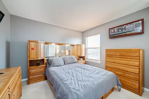 Bedroom - 232 Burton Dr, Bartlett, IL 60103 photo 3 of 5