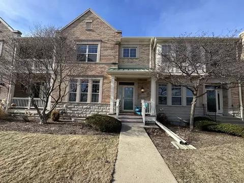 2654 W Lake Ave, Glenview, IL 60026