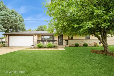 7706 Deerfield Rd, Loves Park, IL 61111