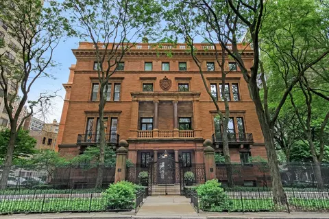 1500 N Astor St #7, Chicago, IL 60610