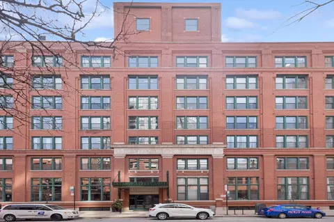 411 W Ontario St #217, Chicago, IL 60654