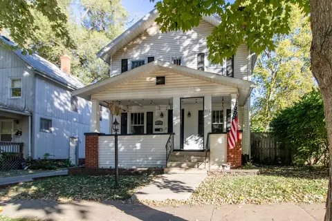 512 E Olive St, Bloomington, IL 61701