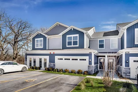 1127 White Oak Cir, Crystal Lake, IL 60012