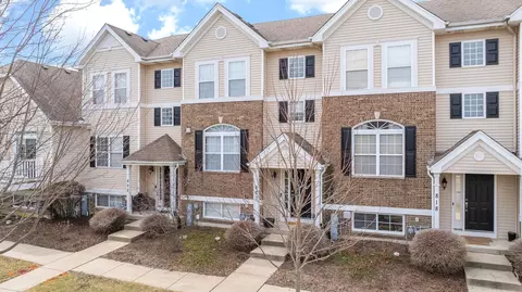 820 Shadowbrook Ct, Oswego, IL 60543 photo 2