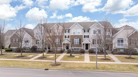 820 Shadowbrook Ct, Oswego, IL 60543 photo 3