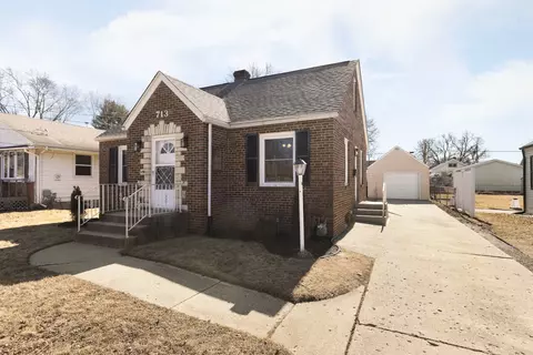 713 Grand Ave, Loves Park, IL 61111